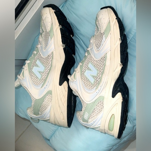 New Balance 530 in Sea Salt Cosmic Jade 2023 MR530ZO - Picture 9 of 12
